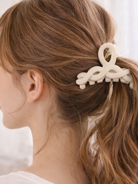 Francesca's Collections Accessories - Francesca's Collections Beige Claw Clip